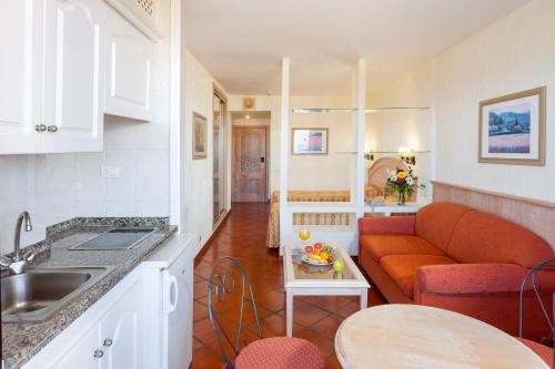 Estudio con balcón del hotel Masaru. Foto 7