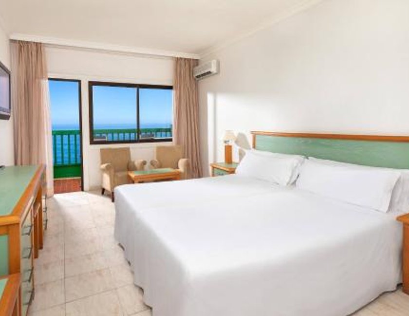 Habitación Superior con vistas al mar del hotel Sol Puerto de la Cruz Tenerife. Foto 3