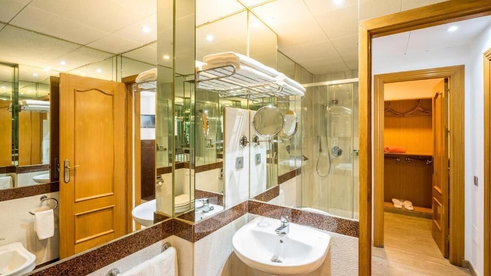 Suite junior (2 or 3 Adults) del hotel BLUESEA Costa Jardin and Spa. Foto 3