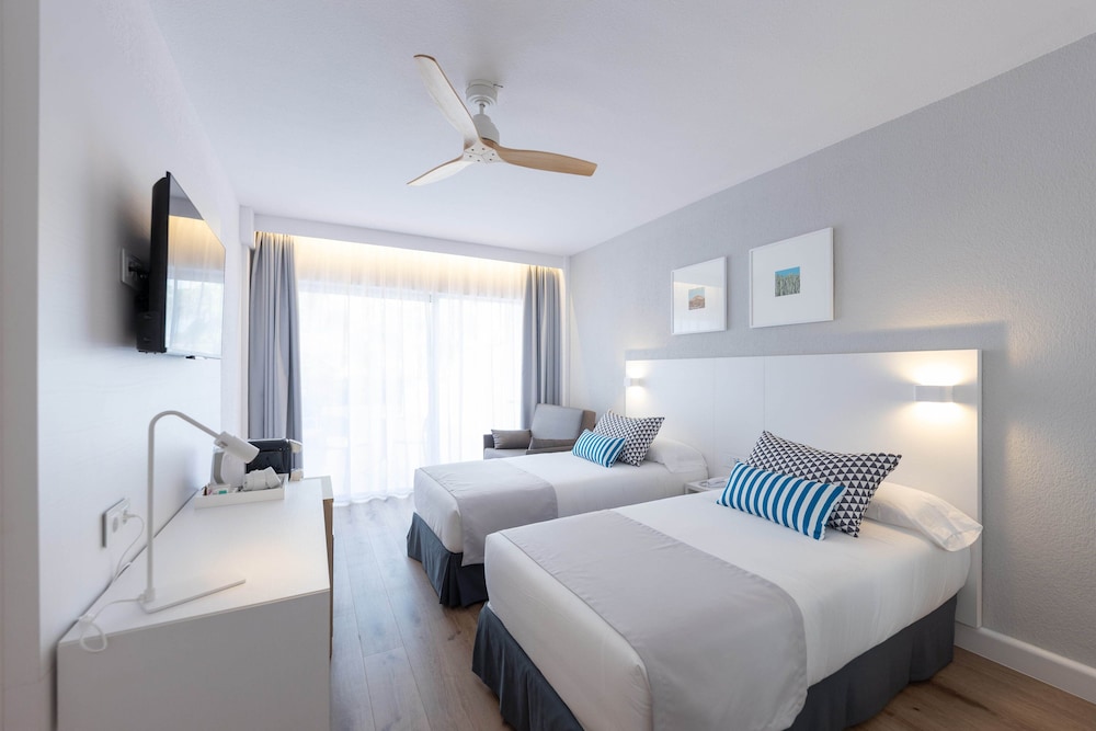 Double Room (2 or 3 Adults) del hotel BLUESEA Costa Jardin and Spa