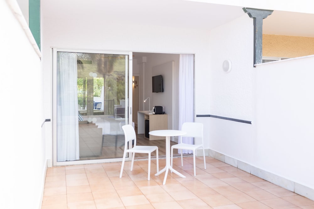 Double Room (2 or 3 Adults) del hotel BLUESEA Costa Jardin and Spa. Foto 2
