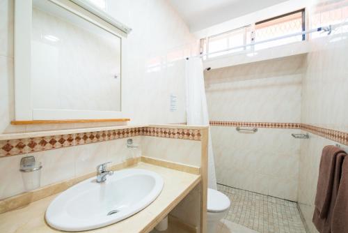 Bungalow del hotel Gay Artemisa. Foto 4