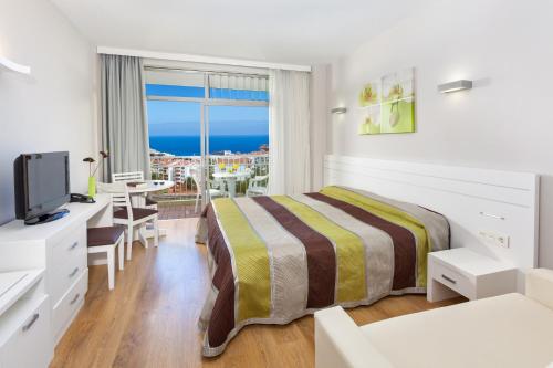 Estudio Superior del hotel Parque Vacacional Eden. Foto 2