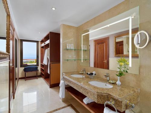 Habitación Superior con cama extragrande del hotel Botanico and The Oriental Spa Garden. Foto 4