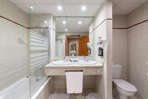 Habitación Doble Estándar del hotel Best Semiramis. Foto 6