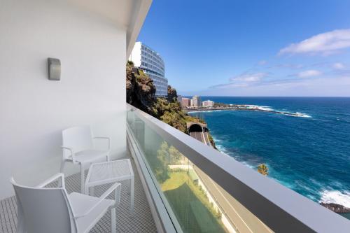 Habitación doble Vista Mar Balcón o Terraza 2 Camas dobles del hotel Best Semiramis. Foto 3