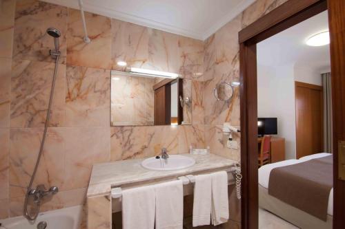 Habitación Doble Pequeña del hotel Principe Paz. Foto 4