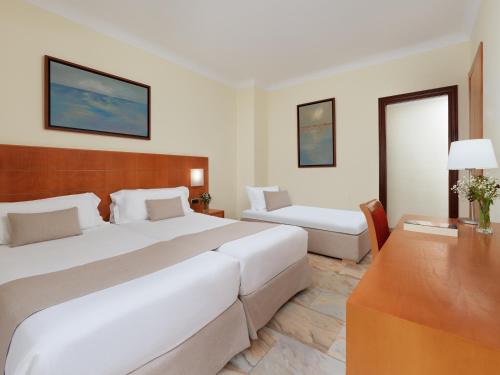 Habitación Triple del hotel Principe Paz. Foto 1