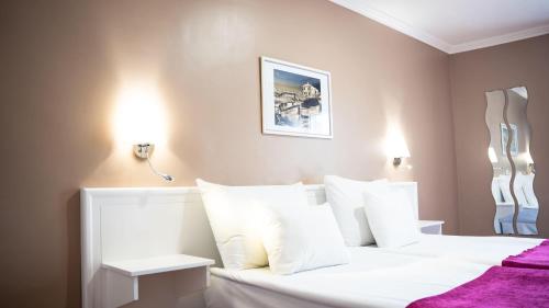Apartamento de 1 dormitorio con vistas al jardín, a la piscina o al mar del hotel Coral La Quinta Park Suites. Foto 20