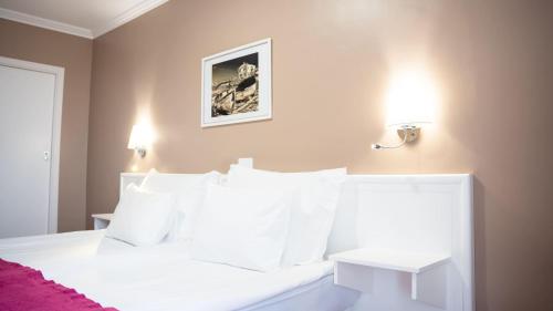 Apartamento de 1 dormitorio con vistas al jardín, a la piscina o al mar del hotel Coral La Quinta Park Suites. Foto 21