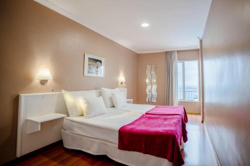 Apartamento de 1 dormitorio con vistas al jardín, a la piscina o al mar del hotel Coral La Quinta Park Suites. Foto 22