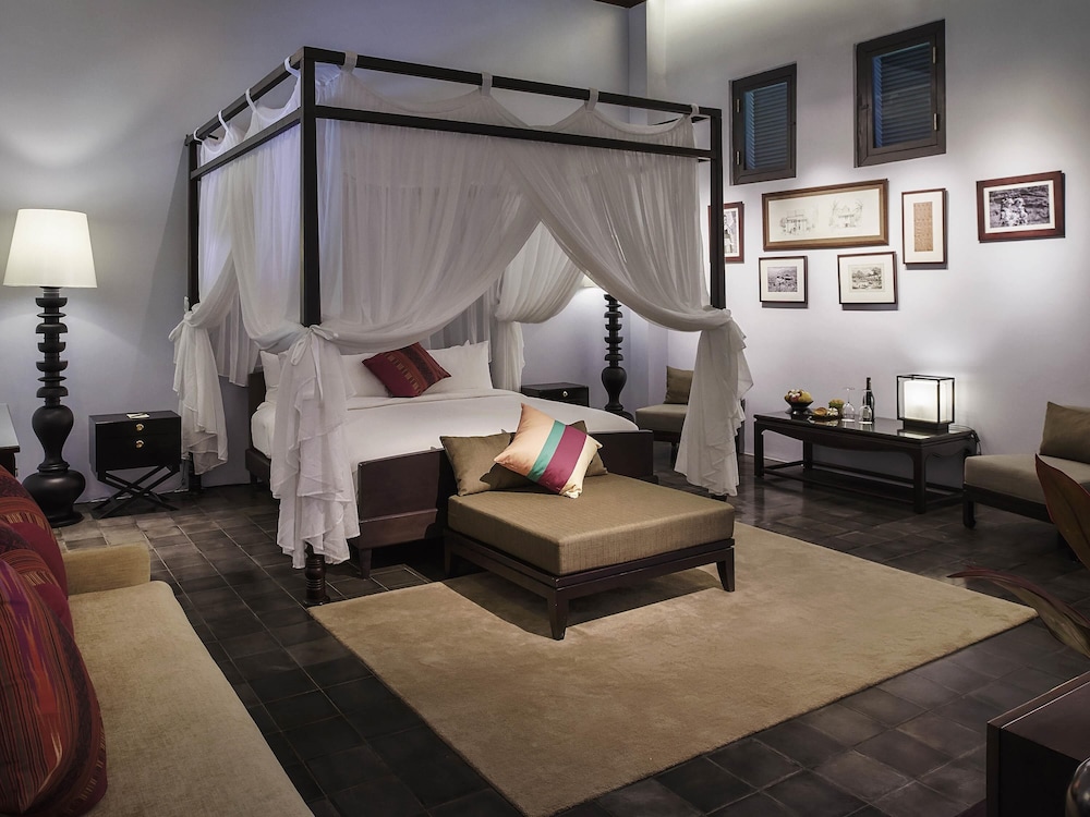 Residencia del Gobernador Signature, 1 Cama King Size y 1 Cama Queen Size del hotel Sofitel Luang Prabang