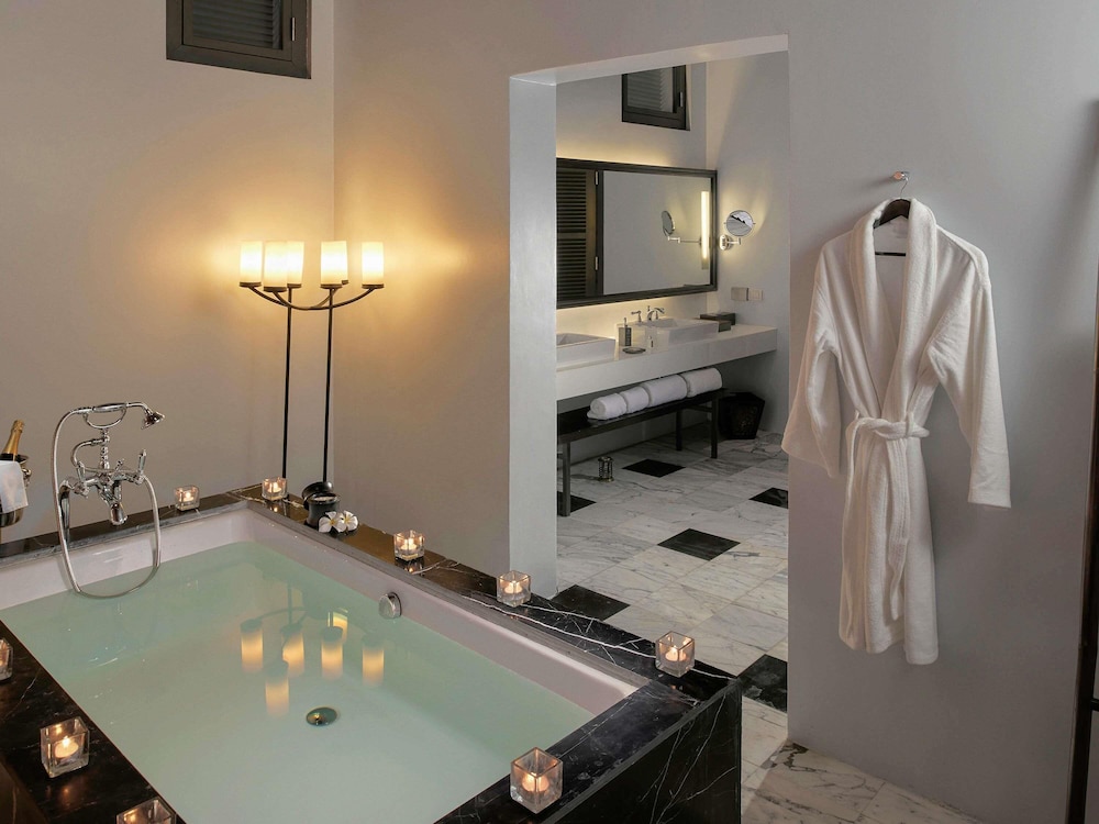 Residencia del Gobernador Signature, 1 Cama King Size y 1 Cama Queen Size del hotel Sofitel Luang Prabang. Foto 1