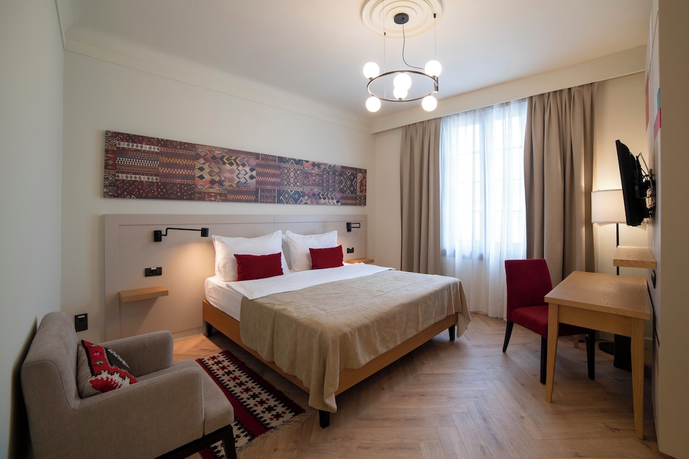 Habitación Superior con 1 cama doble del hotel Mercure Belgrade Excelsior. Foto 2
