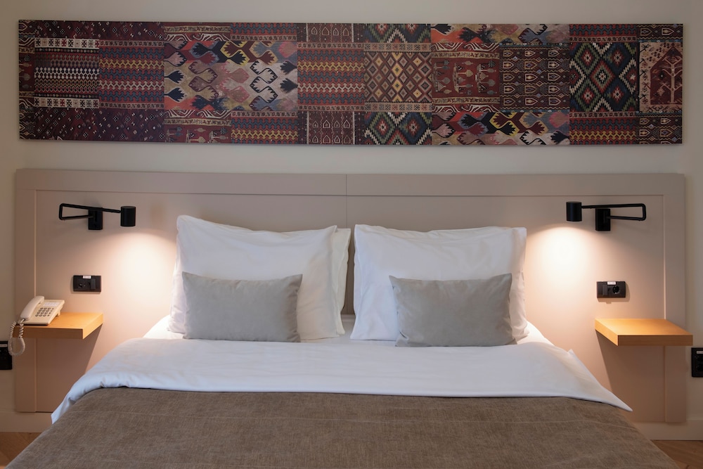 Habitación Superior con 1 cama doble del hotel Mercure Belgrade Excelsior. Foto 4