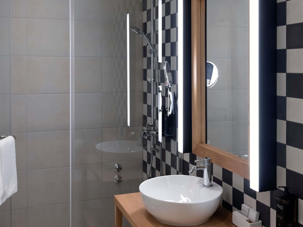 Habitación Superior con 1 cama doble del hotel Mercure Belgrade Excelsior. Foto 11
