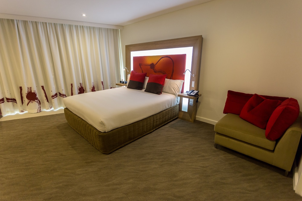 Habitación estándar con cama King del hotel Novotel Sydney West Hq. Foto 2