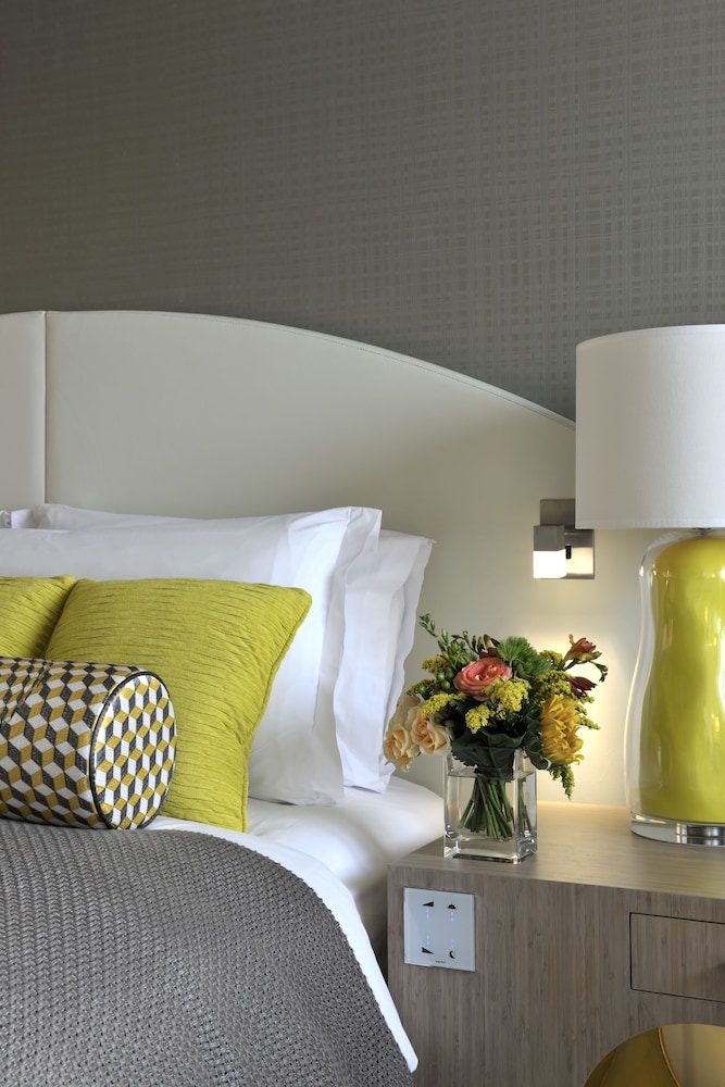 Habitación de lujo, 1 cama de matrimonio grande, Acceso al salón del club del hotel Sofitel Dubai Downtown. Foto 1