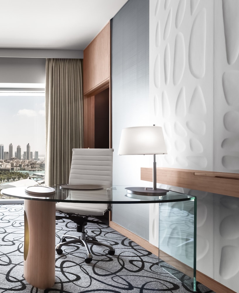 Suite junior, 1 cama de matrimonio grande (Burj Khalifa View) del hotel Sofitel Dubai Downtown. Foto 3