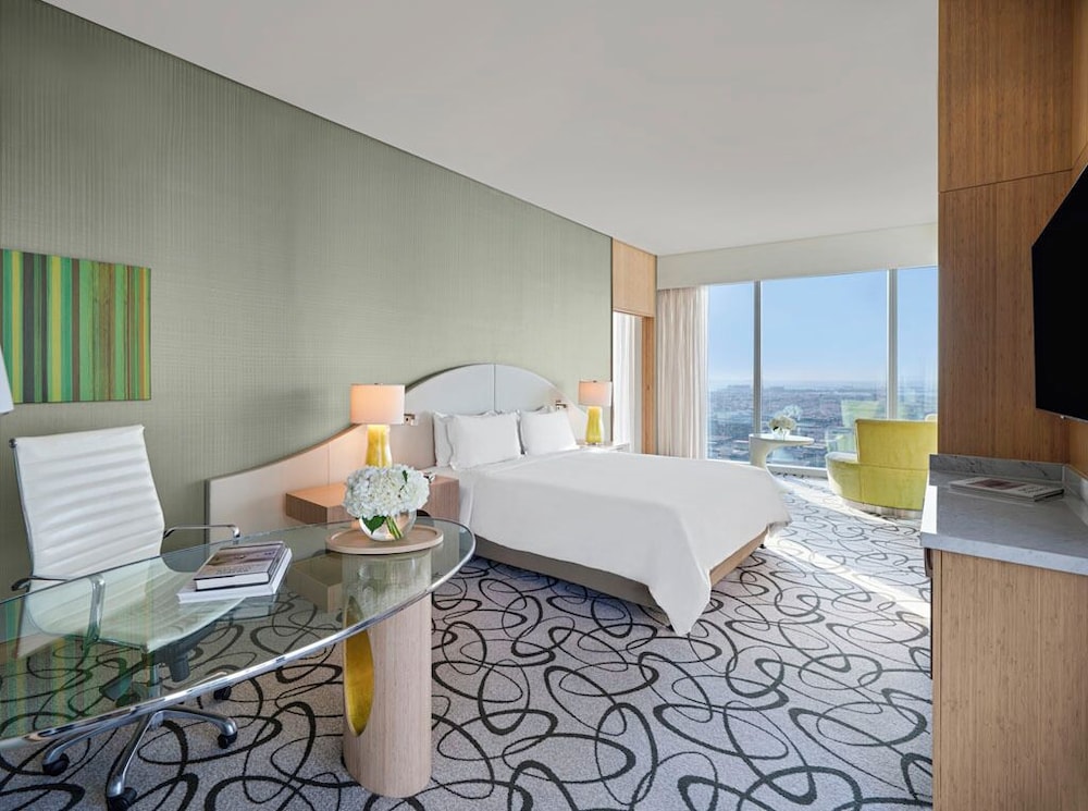 Suite Opera, 1 cama de matrimonio grande, Acceso al salón del club, Vista a la costa del hotel Sofitel Dubai Downtown