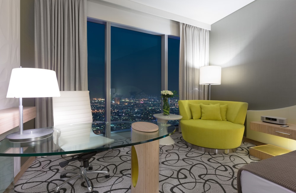 Habitación de lujo, 1 cama de matrimonio grande del hotel Sofitel Dubai Downtown. Foto 2
