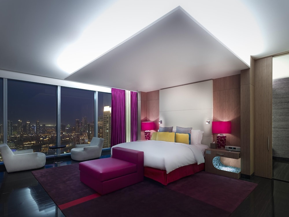 Suite Royal, 1 cama de matrimonio grande, Acceso al salón del club (Burj KhalifaView) del hotel Sofitel Dubai Downtown