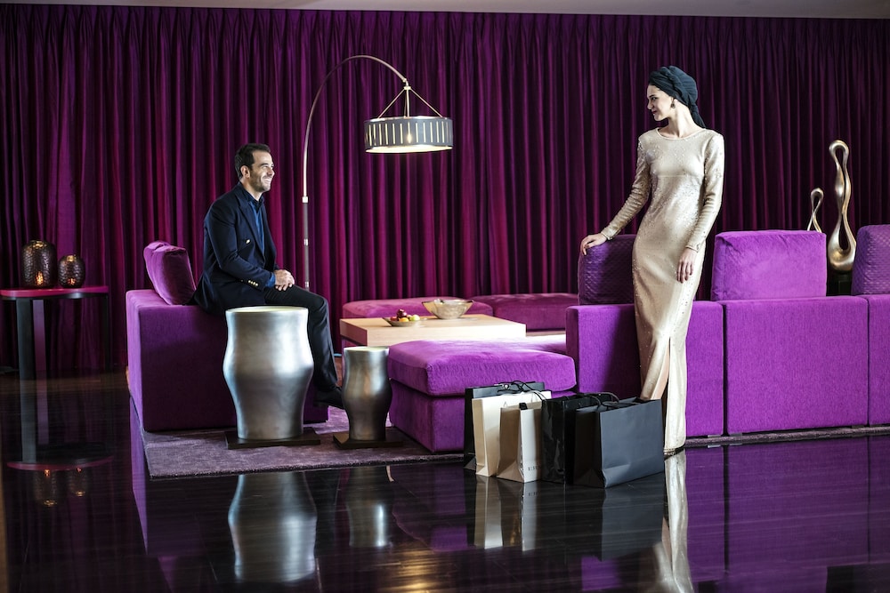 Suite Royal, 1 cama de matrimonio grande, Acceso al salón del club (Burj KhalifaView) del hotel Sofitel Dubai Downtown. Foto 2