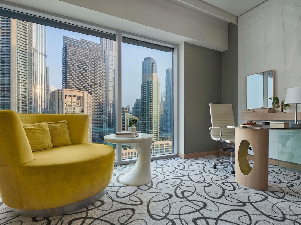 Habitación de lujo, 1 cama de matrimonio grande (Vista al Burj Khalifa) del hotel Sofitel Dubai Downtown. Foto 11
