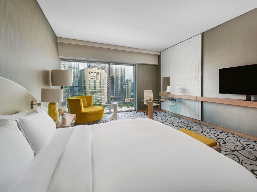 Habitación de lujo, 1 cama de matrimonio grande, Acceso al salón del club (Burj Khalifa View) del hotel Sofitel Dubai Downtown. Foto 11