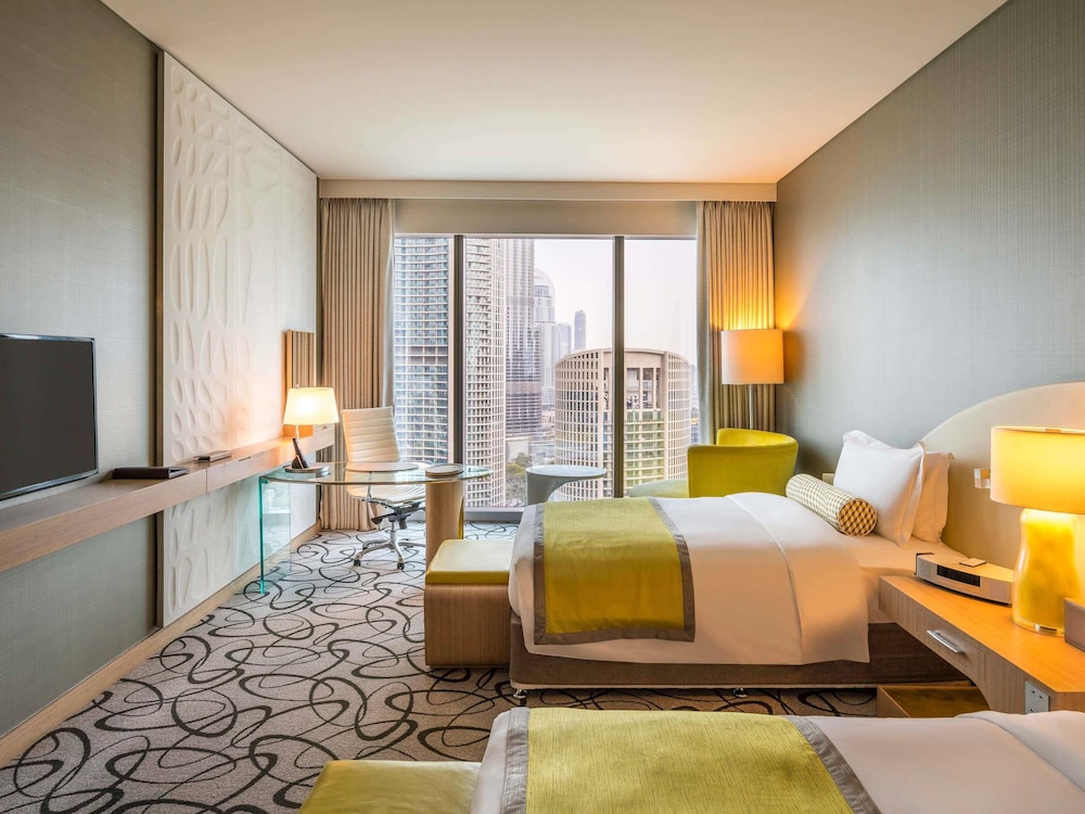 Habitación de lujo, 2 camas individuales, Acceso al salón del club (Burj Khalifa View) del hotel Sofitel Dubai Downtown. Foto 11
