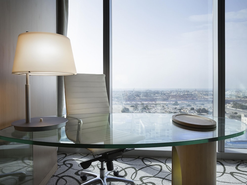 Habitación de lujo, 1 cama de matrimonio grande (Vista a la costa) del hotel Sofitel Dubai Downtown. Foto 5