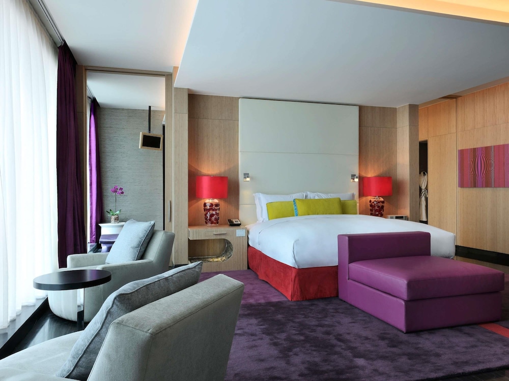 Suite Royal, 1 cama de matrimonio grande, Acceso al salón del club (Burj KhalifaView) del hotel Sofitel Dubai Downtown. Foto 4