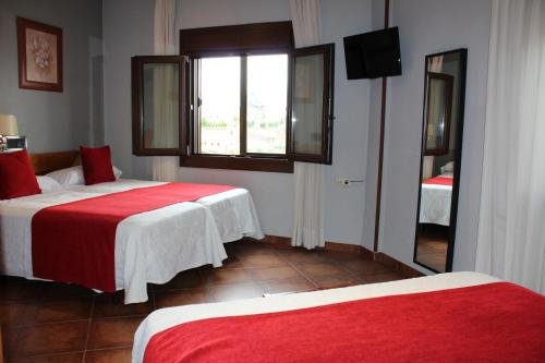 Habitación Cuádruple Estándar del hotel Real De Toledo. Foto 1