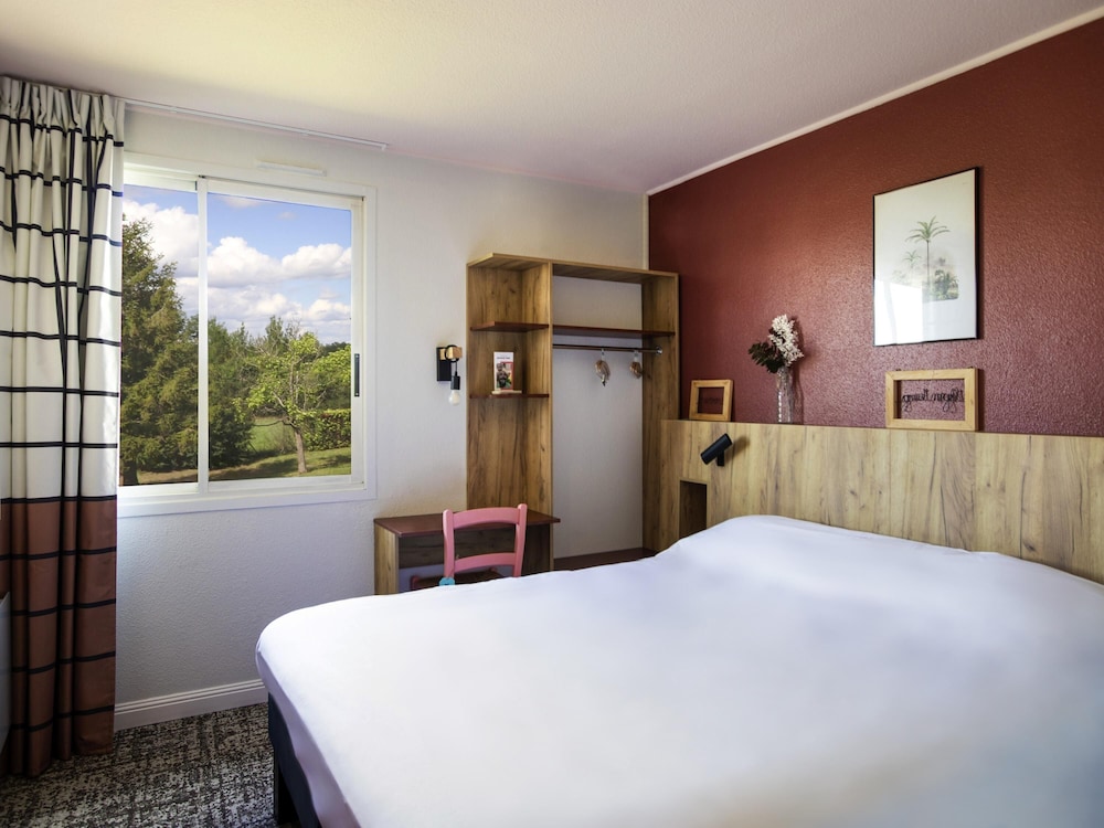 Pop Room with a double bed del hotel Greet Castres Saïx. Foto 6
