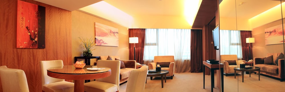 Suite, 1 cama de matrimonio grande del hotel Grand Mercure Dongguan Humen