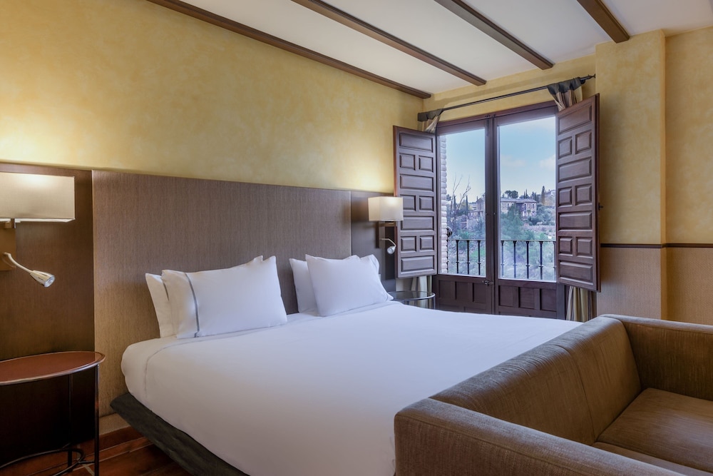 Habitación estándar, 1 cama de matrimonio grande (View) del hotel Ac Ciudad De Toledo By Marriott. Foto 2