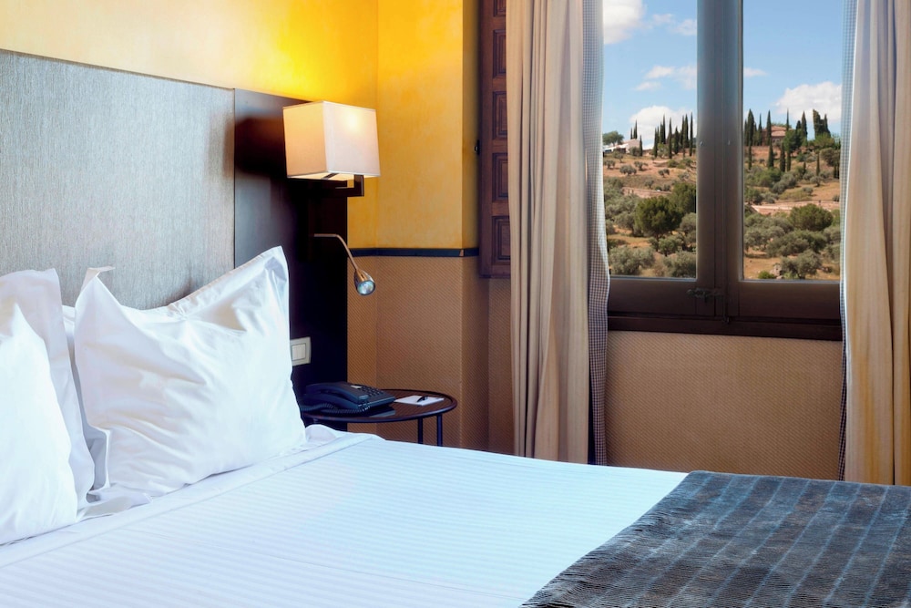 Habitación estándar, 1 cama de matrimonio grande (View) del hotel Ac Ciudad De Toledo By Marriott. Foto 5