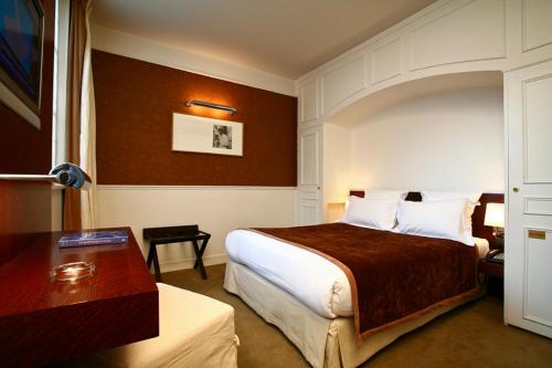 Habitación Doble Clásica del hotel Le Clos Medicis. Foto 6