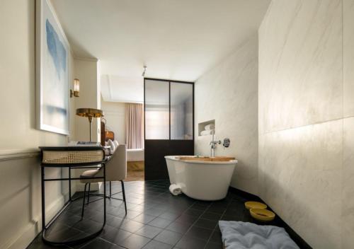 Suite Homey del hotel Only You Valencia. Foto 1