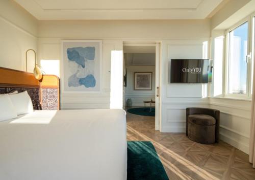 Suite Junior al aire libre del hotel Only You Valencia. Foto 2
