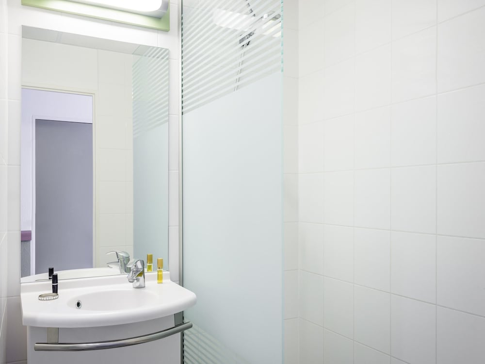 Habitación Pure con cama doble del hotel Greet Evreux Centre. Foto 4