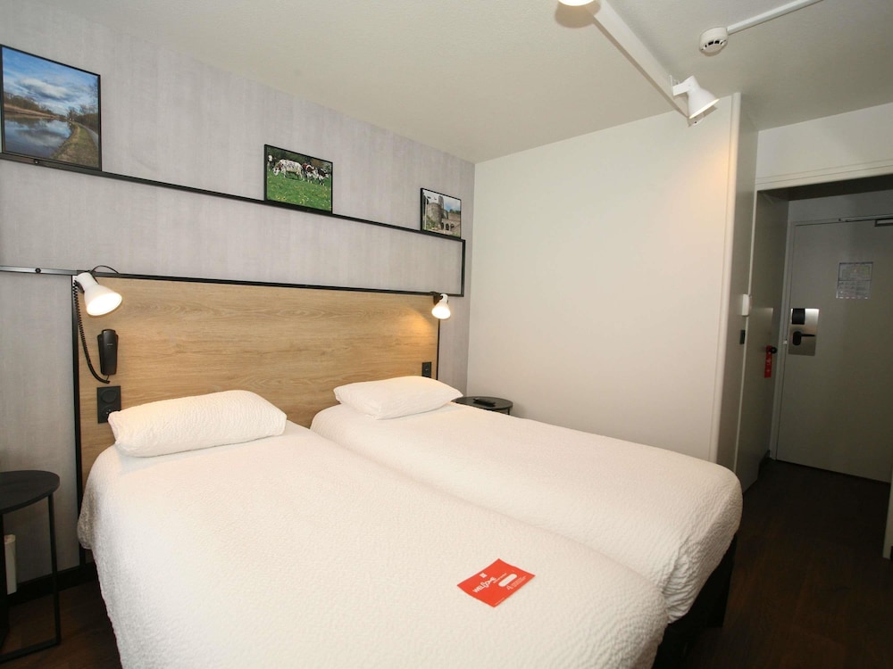 Habitación Standard con dos camas individuales del hotel Ibis Saint Lo La Chevalerie