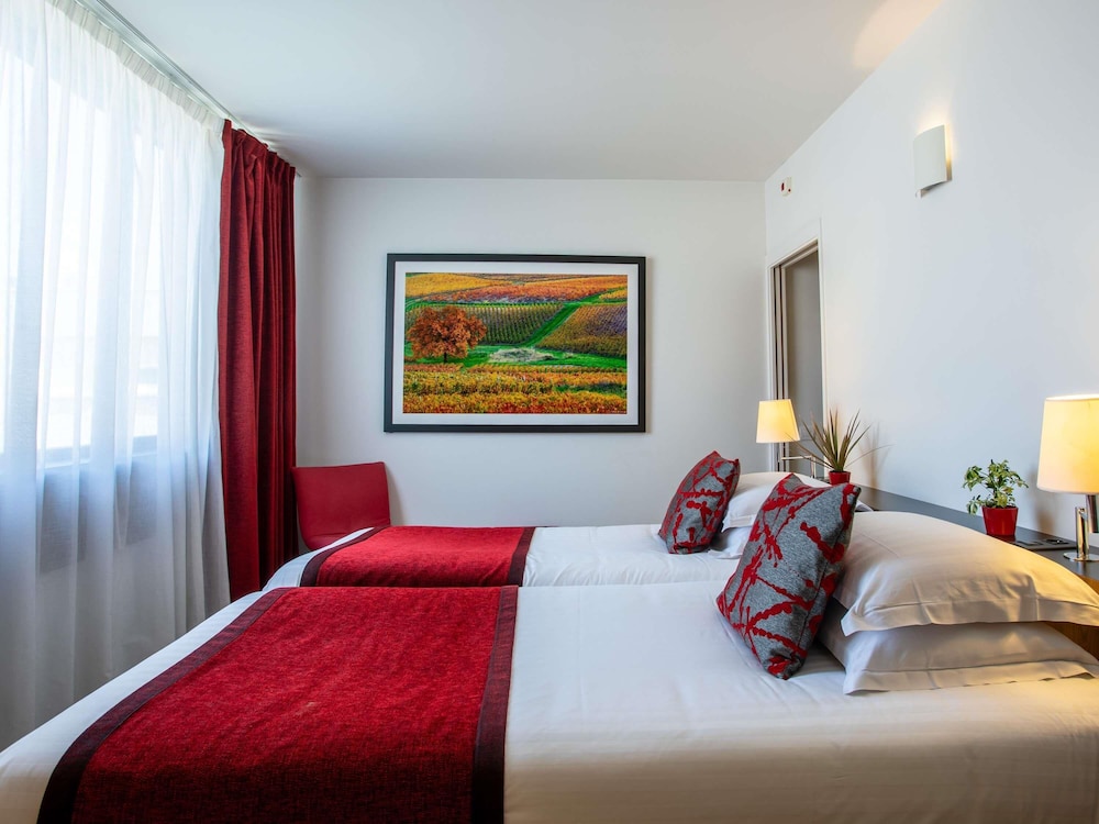 Habitación Superior con camas individuales del hotel Mercure Villefranche En Beaujolais Ici and La