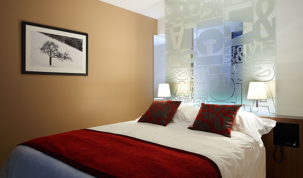 Habitación Superior con camas individuales del hotel Mercure Villefranche En Beaujolais Ici and La. Foto 5