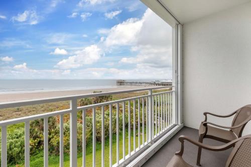 Oceanfront Junior Suite with Two Queen Beds and Balcony - Non - Smoking del hotel Best Western Cocoa Beach