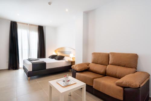Habitación Doble Superior del hotel y apartamentos Plaza De La Luz Cádiz. Foto 2