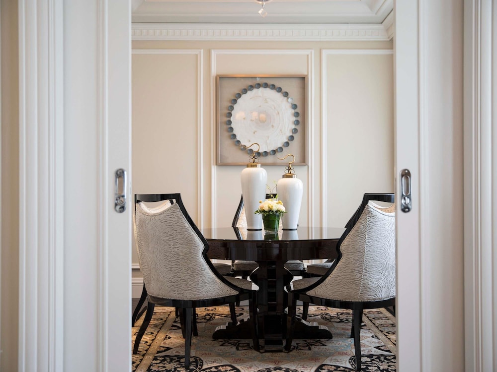 SUITE GRAND PRESTIGE, 1 Cama King Size, Vistas al Jardín del hotel Sofitel Legend People's Grand Hotel Xi'an. Foto 1