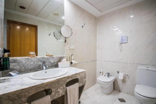 Habitación Melia Clásica del hotel Melia Plaza. Foto 6