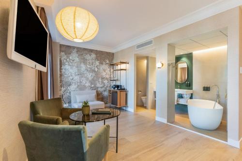 Suite Junior Executive del hotel Melia Plaza. Foto 2