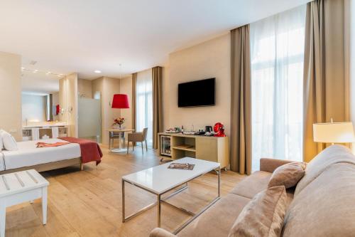 Suite Junior del hotel Melia Plaza. Foto 1